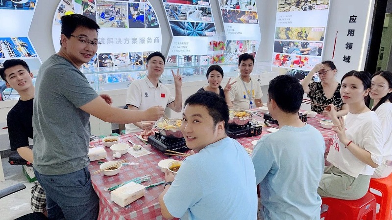 歡聚一堂，“趣”“味”無限—微視光電舉行月度聚餐趣味小活動